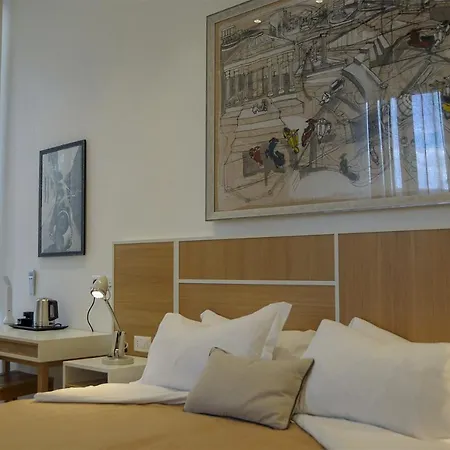 Vespahouse 4*